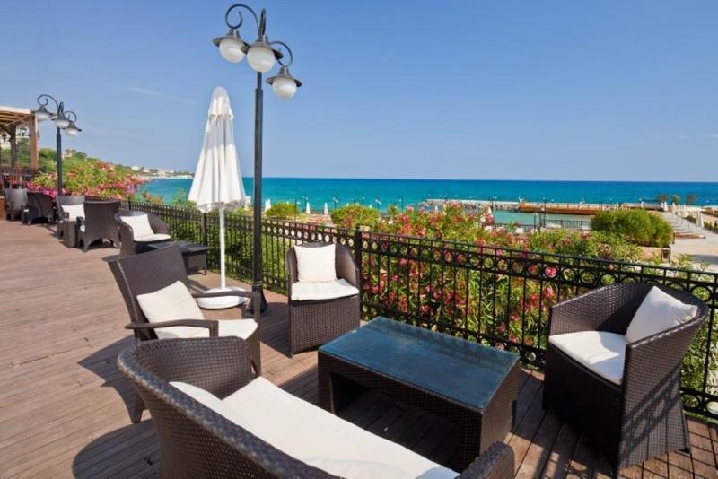 Ada Beach Hotel Karavas  Zewnętrze zdjęcie