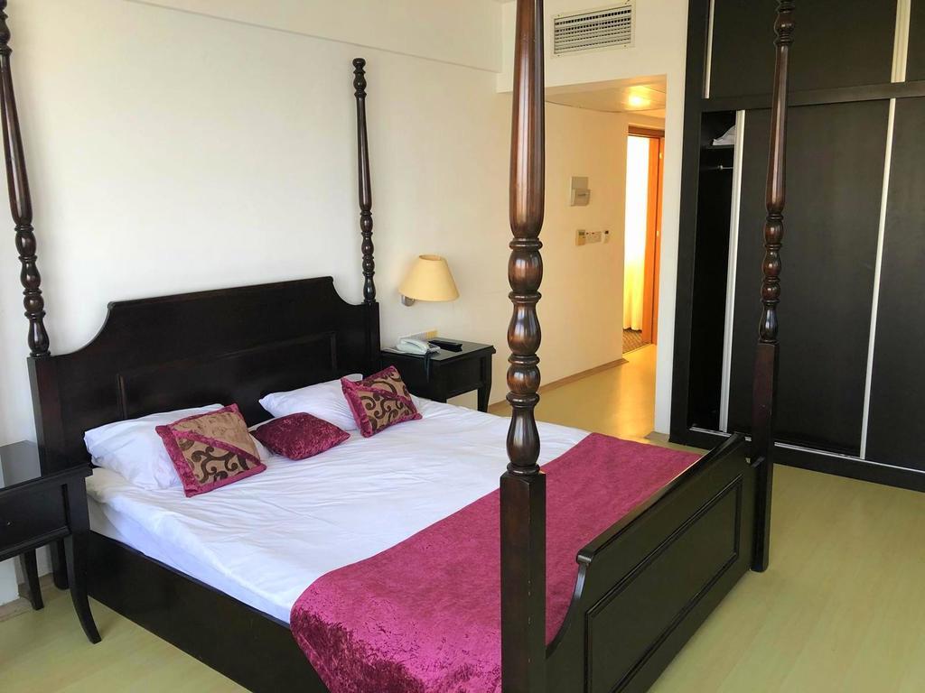 Ada Beach Hotel Karavas  Zewnętrze zdjęcie
