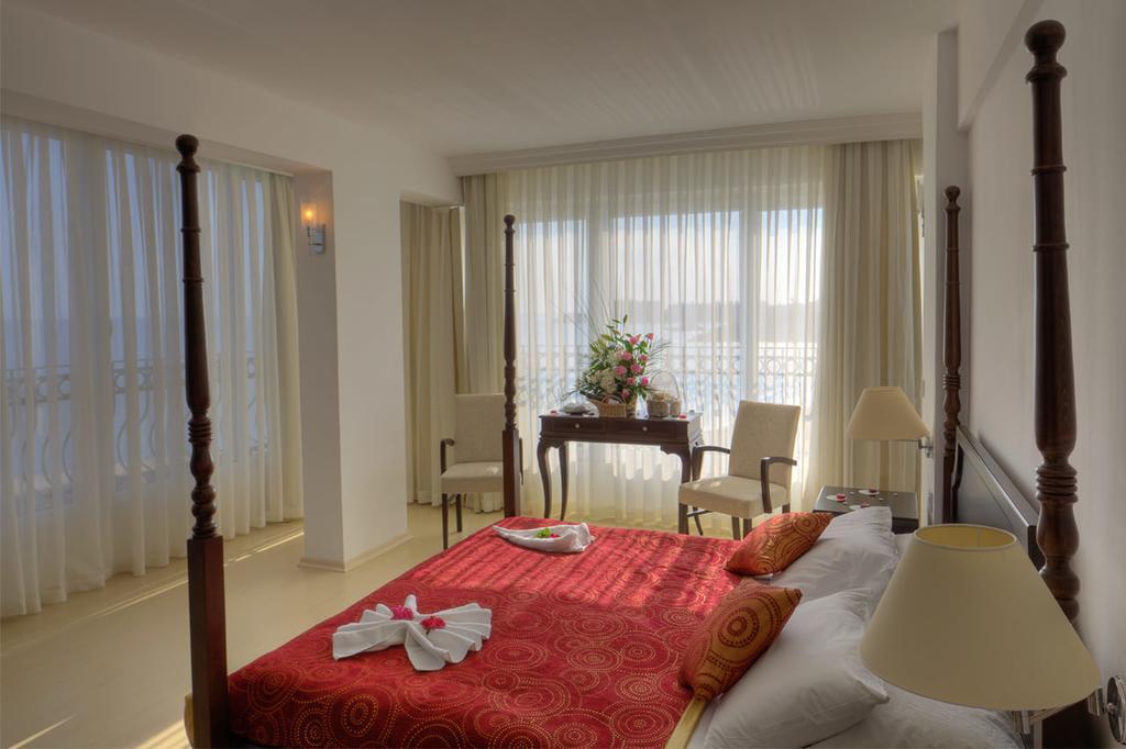 Ada Beach Hotel Karavas  Zewnętrze zdjęcie