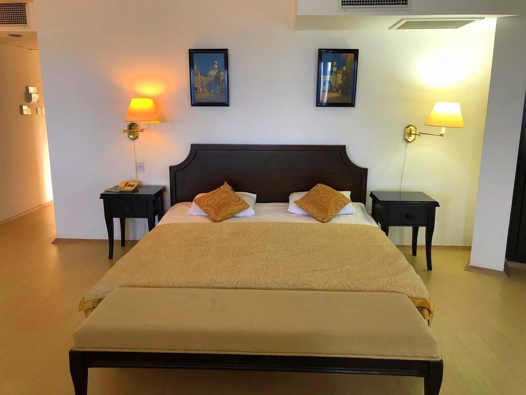 Ada Beach Hotel Karavas  Zewnętrze zdjęcie